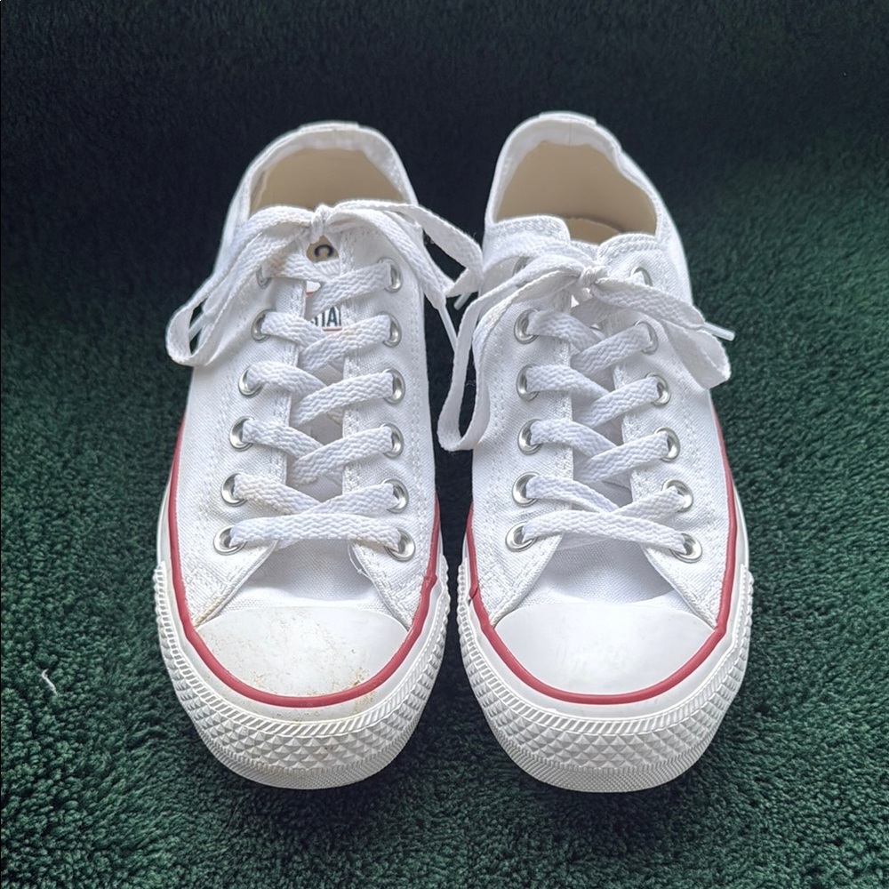 Chuck Taylor Low top sneakers